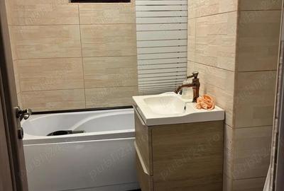 Apartament cu 4 camere semidecomandat în Central