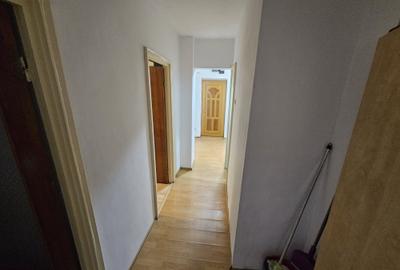 Apartament cu 3 camere decomandat, mobilat în Dacia - 4