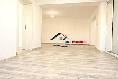 Apartament cu 4 camere decomandat în Micro 3 - 6