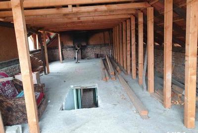 Casă cu 2 camere cu Teren 1000 Mp în Florești - 2