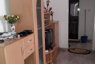 Apartament cu 3 camere semidecomandat în Mahmudia - 1