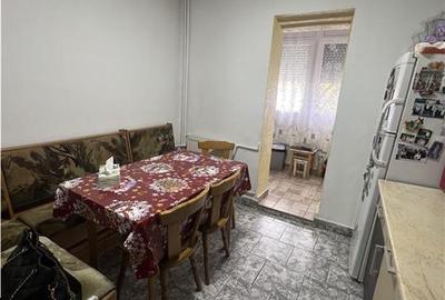 Apartament cu 2 camere decomandat în Valenta - 5