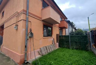 DOUA CASE DE VANZARE - ZONA  RACADAU - SINGUR IN CURTE - 2
