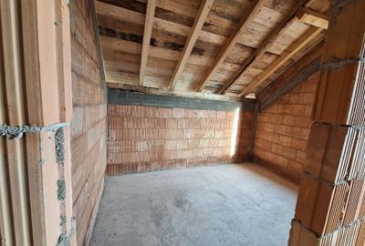 Casă cu 3 camere în Livada - 1