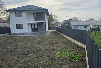 Casă cu 4 camere în Central - 3
