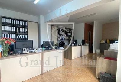 Spatiu comercial ,loc de parcare,boxa  inclus ,plus terasa de 30 mp - 3