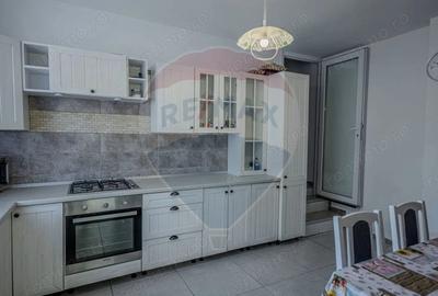 Casă cu Teren 160 Mp în Central - 2