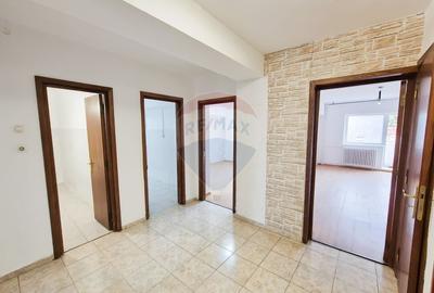 Apartament cu 2 camere de inchiria, situat Bd.Unirii - 1