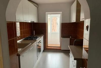 Apartament cu 3 camere decomandat în Republicii - 2