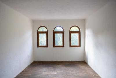 Proprietate mixta -spatiu comercial +rezidenta - 18