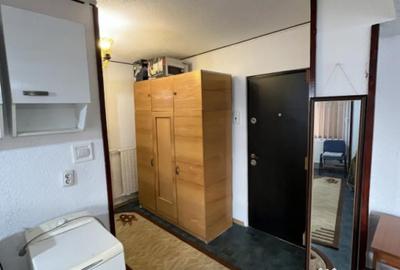 Garsonieră decomandată în Central - 2