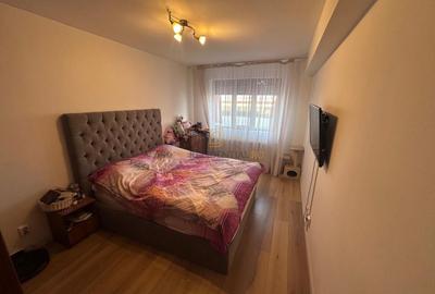 Apartament cu 3 camere decomandat, mobilat în Central