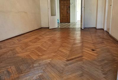 Apartament cu 3 camere decomandat în Valea Moșneagului - 4