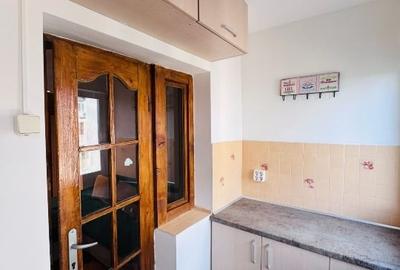 Apartament cu 3 camere semidecomandat, mobilat în Girocului - 9