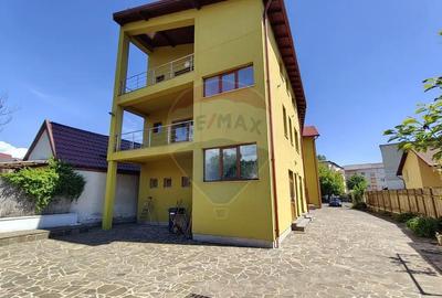 Spațiu comercial, de 798 mp, în Central - 4