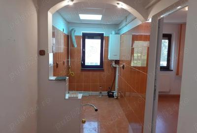 Vanzare Apartament cu 3 camere cf.2, semid., etajul 4, Zona Hipodrom aproape de Piata Microhala. - 3