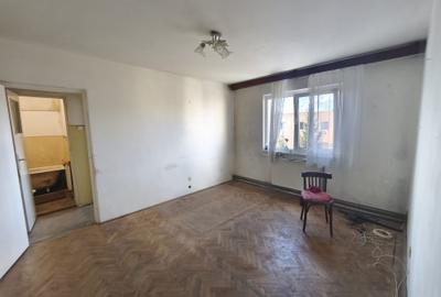 Apartament cu 2 camere semidecomandat în Florilor - 1