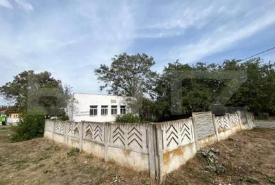 Casă cu 4 camere cu Teren 640 Mp în Filiași - 2