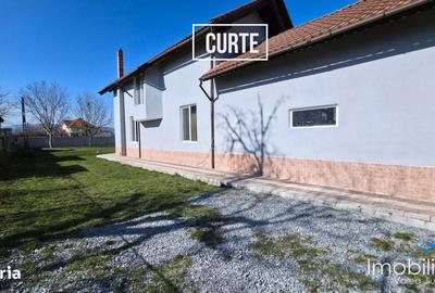 Casă cu 4 camere în Central - 2