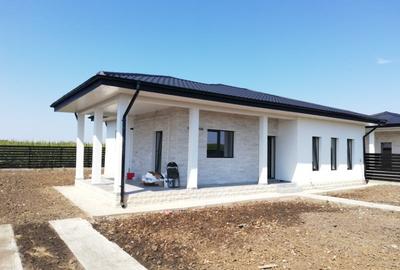 CASA INDIVIDUALA, 3 CAMERE,81 MP UTILI, 400MP TEREN, MIROSLAVA - 1