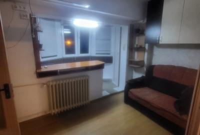 Garsonieră decomandată, mobilată în Trafic Greu - 4