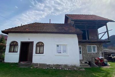 Casă cu 3 camere în Dragoslavele - 1