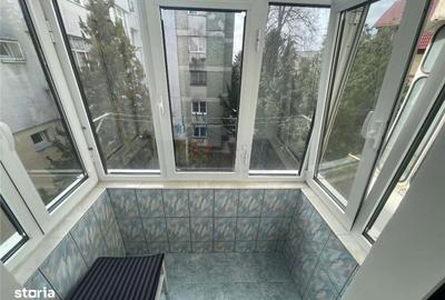 Apartament cu 2 camere semidecomandat, mobilat în Central