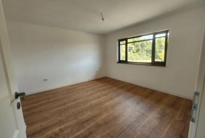 Duplex cu 4 camere cu Canalizare în Miroslava - 9