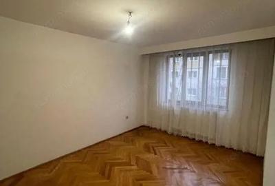Apartament cu 4 camere decomandat în Central - 2