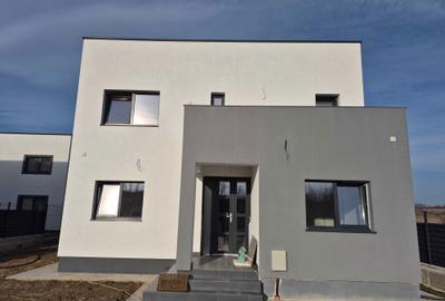 Casă cu 4 camere în Albota - 7