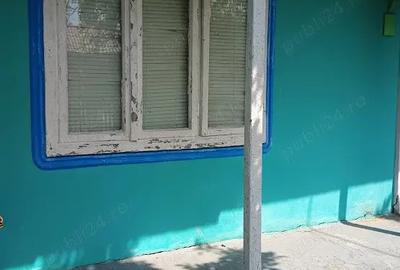 Vind casa in satul bradesti com vinderei jud vaslui ! - 1