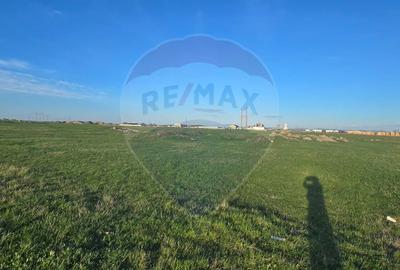 Teren de 2472 mp, în Aurel Vlaicu - 10