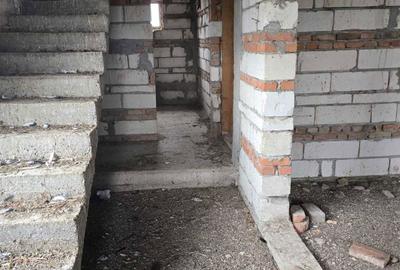 Casă cu 4 camere în Câmpu Mare - 1