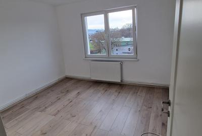 Apartament cu 3 camere decomandat în Central - 2