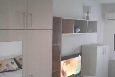 Închiriem garsonieră zona Poarta 6 mobilată utilată 22 mp - 2