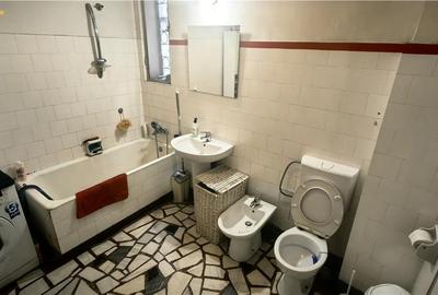 Apartament cu 3 camere semidecomandat în Central - 6