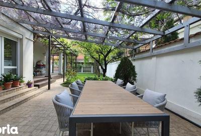 Casă cu 7 camere cu Teren 600 Mp în Central - 3