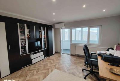 Apartament cu 2 camere decomandat în Micro 3 - 6