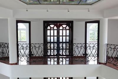 Casa / Vila de lux de vanzare in zona in zona Titulescu - 10