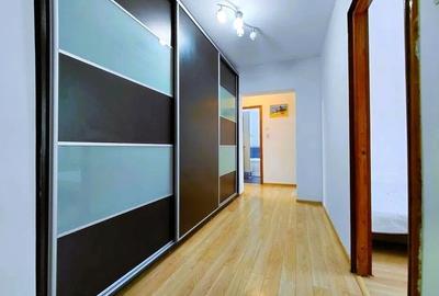 Apartament cu 3 camere decomandat, mobilat în 1 Decembrie 1918 - 1