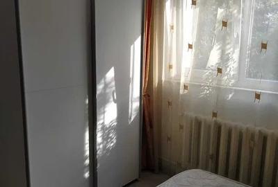 Apartament cu 2 camere, decomandat, etajul 2/4, zona Podu Ros - 3