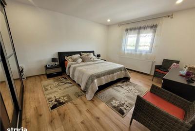 Casă cu 4 camere cu Teren 1500 Mp în Central - 9