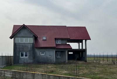 Casă cu 6 camere cu Teren 2000 Mp în Uliești - 9
