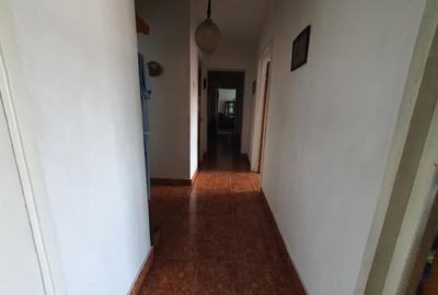 Apartament cu 4 camere decomandat, mobilat în Sud - 1