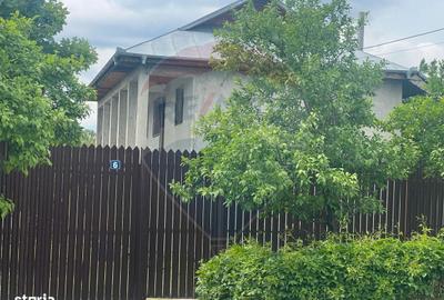Casă cu 4 camere în Bogza - 1
