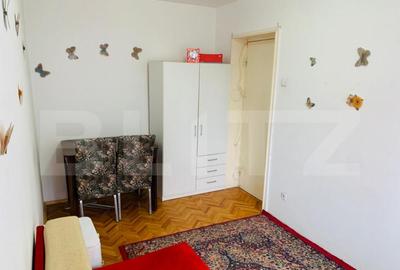 Apartament 3 camere, semicentral - 1