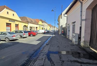 Garsoniera 55 mp si pod mansardabil de vanzare strada 9 mai