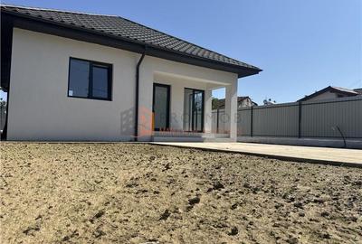 Casă individuală cu 4 camere cu Canalizare în Potoceni - 2