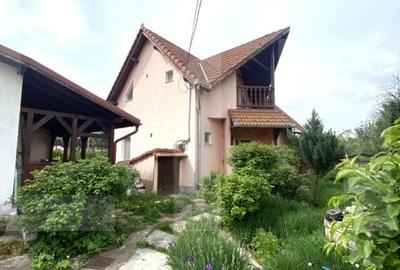 Casa spatioasa, de vanzare, cu 5 camere, 180 mp, zona exterior sud