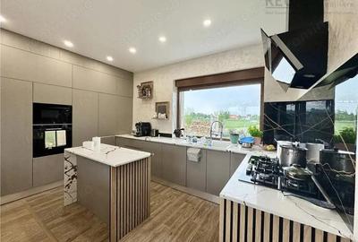 Casa moderna, individuala, cu finisaje premium
